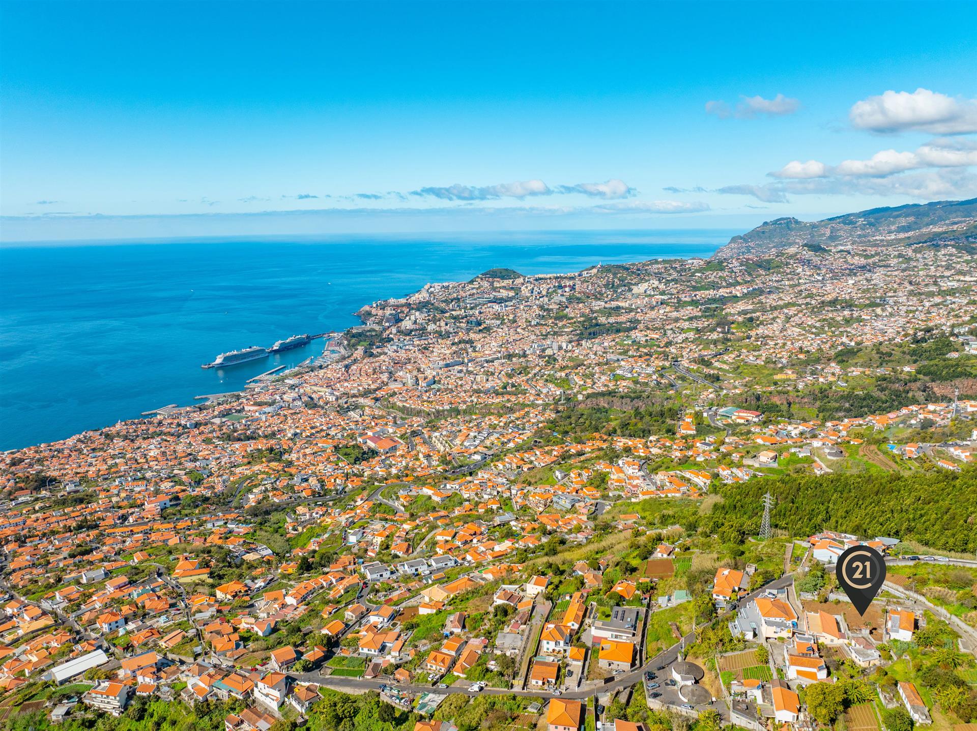 Stedelijk Perceel met Zeezicht in Funchal, Madeira