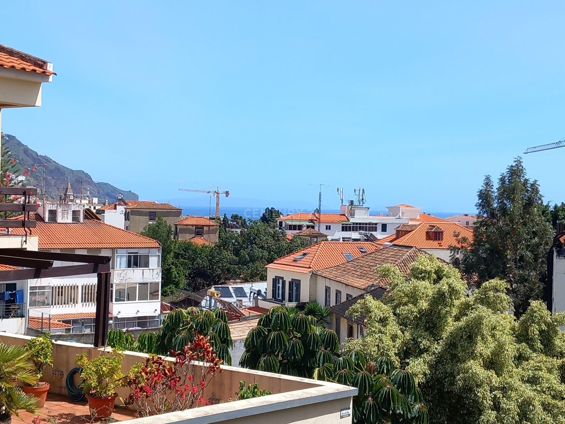 Charmant appartement met drie slaapkamers in het centrum van Funchal
