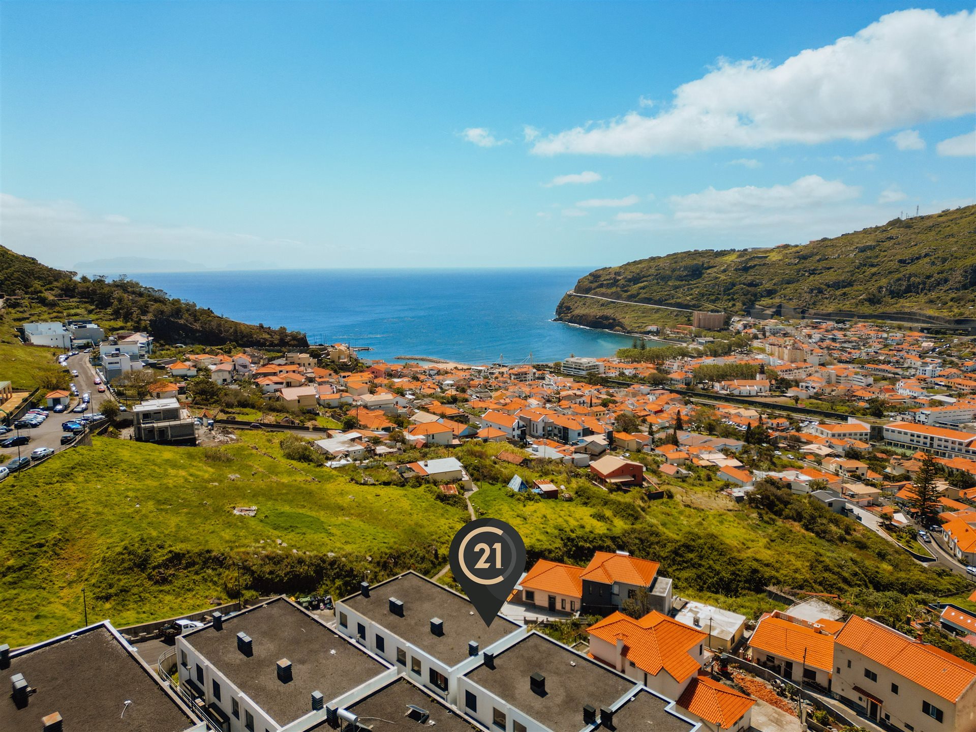 Townhouse met 3 slaapkamers in Machico – Dicht bij het strand en met uitzicht op zee