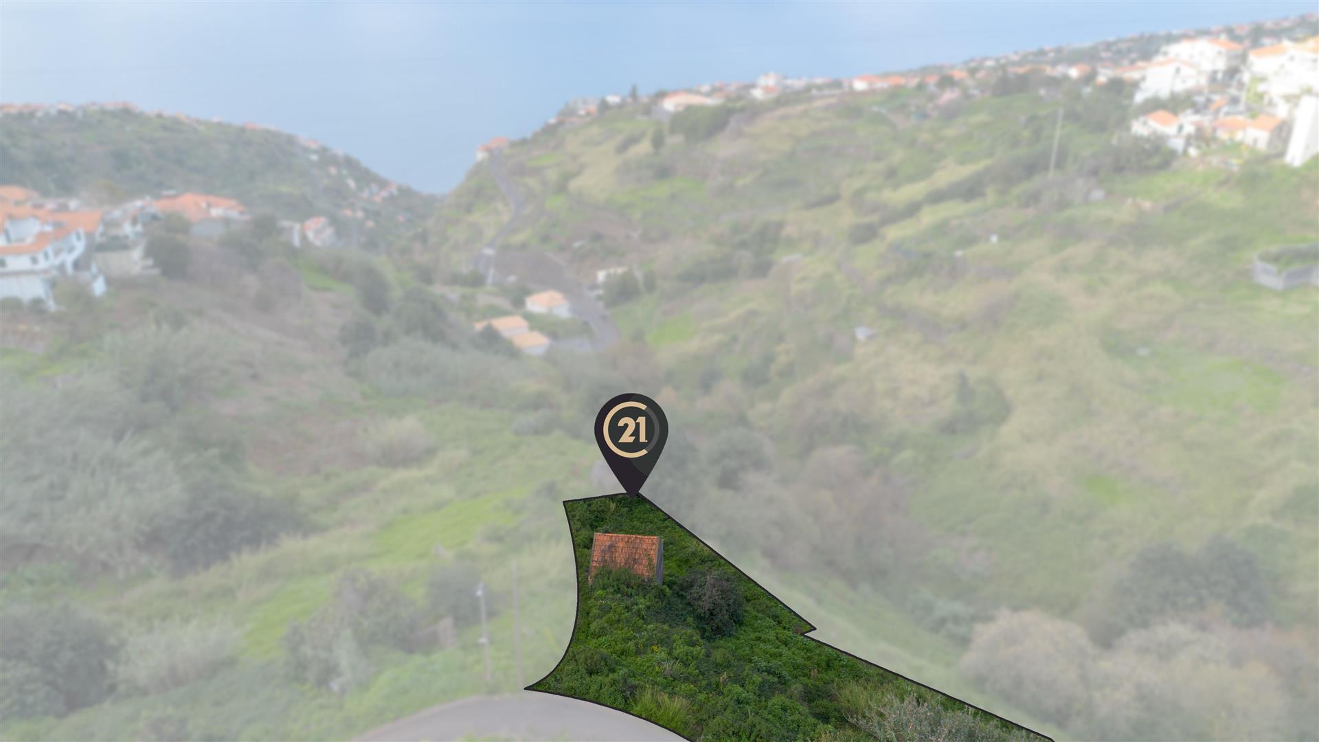 Plot with Stunning Sea View for Sale – Calheta, Madeira