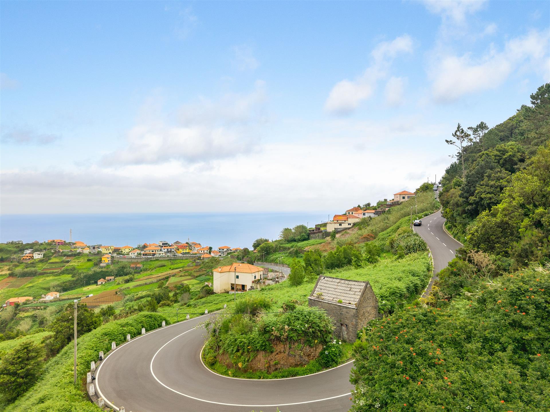 Perceel met Goedgekeurd Project en Zeezicht - Madeira