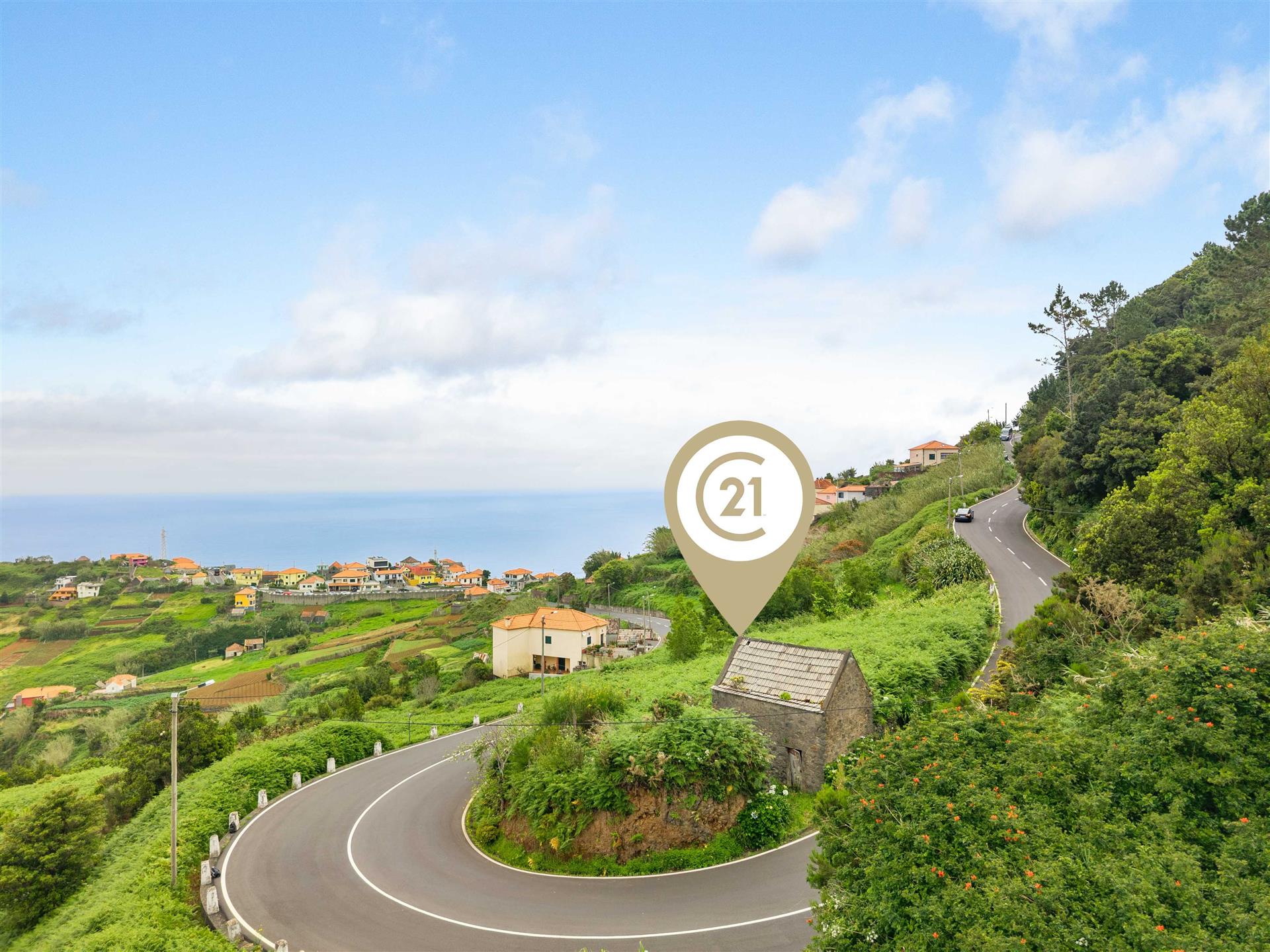Perceel met Goedgekeurd Project en Zeezicht - Madeira