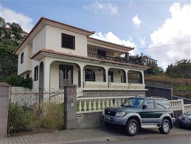 Villa mit fünf Schlafzimmern in São Roque, Funchal, mit Blick auf die Stadt