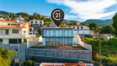 Espectacular casa nueva de tres dormitorios con magníficas vistas - Funchal