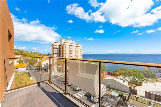 Spectaculair appartement met drie slaapkamers - Caniço de Baixo, Madeira