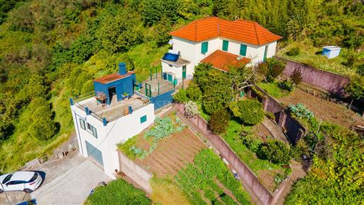 Atemberaubende Villa mit drei Schlafzimmern – Santa Cruz, Madeira