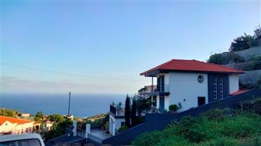 Terreno con viabilidad de construcción - Palmeira, Santa Cruz, Madeira
