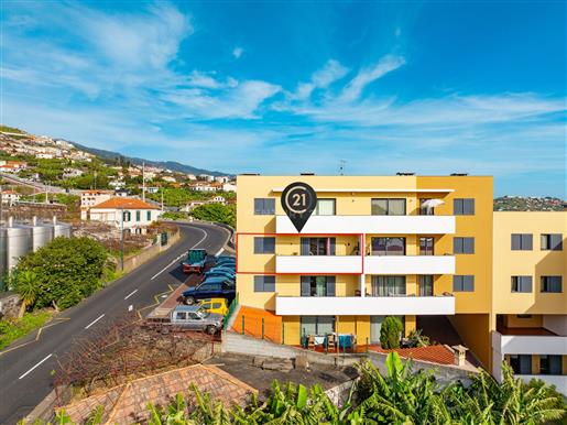 Amplio apartamento de tres habitaciones - Câmara de Lobos, Madeira