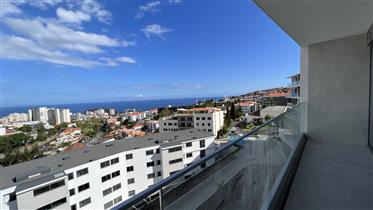 Apartamento de tres dormitorios con piscina y vistas al mar - Caminho das Virtudes, Funchal