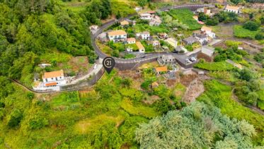 Rustik mark med jordbrukslager i Sitio da Levada - Boaventura