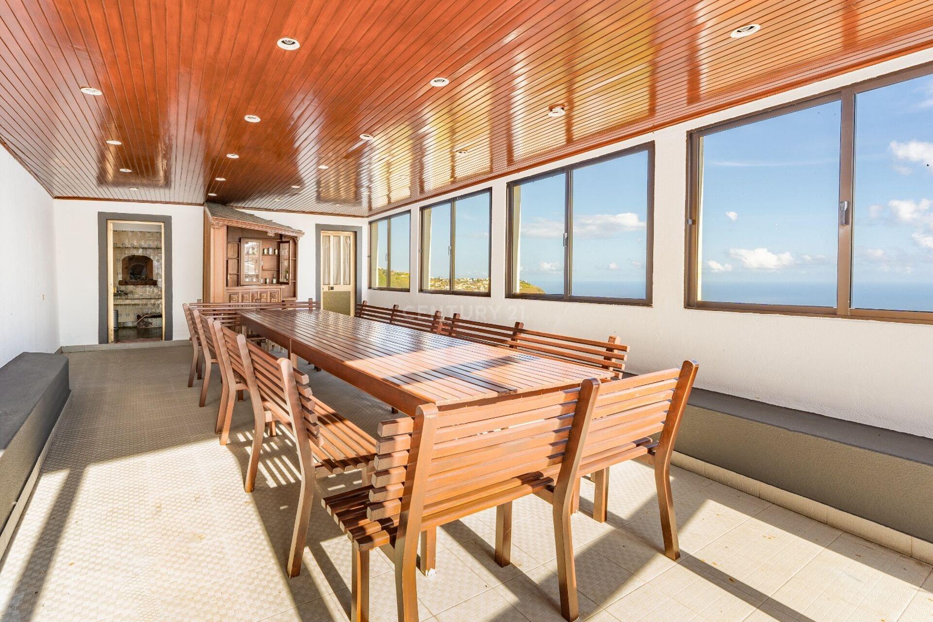 Traditionele Woning met Uitzicht op Zee, Zwembad en Verhuurmogelijkheden – Funchal