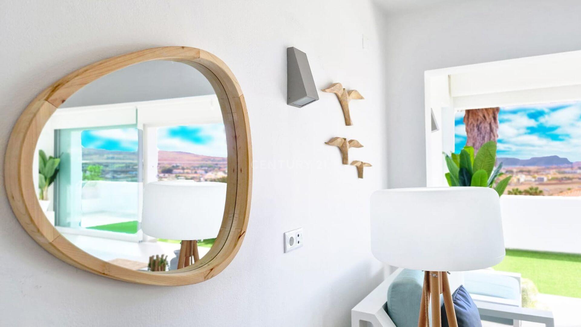 Spectaculair T4-twee-appartementenhuis met uitzicht op de zee en Pico do Castelo in Porto Santo