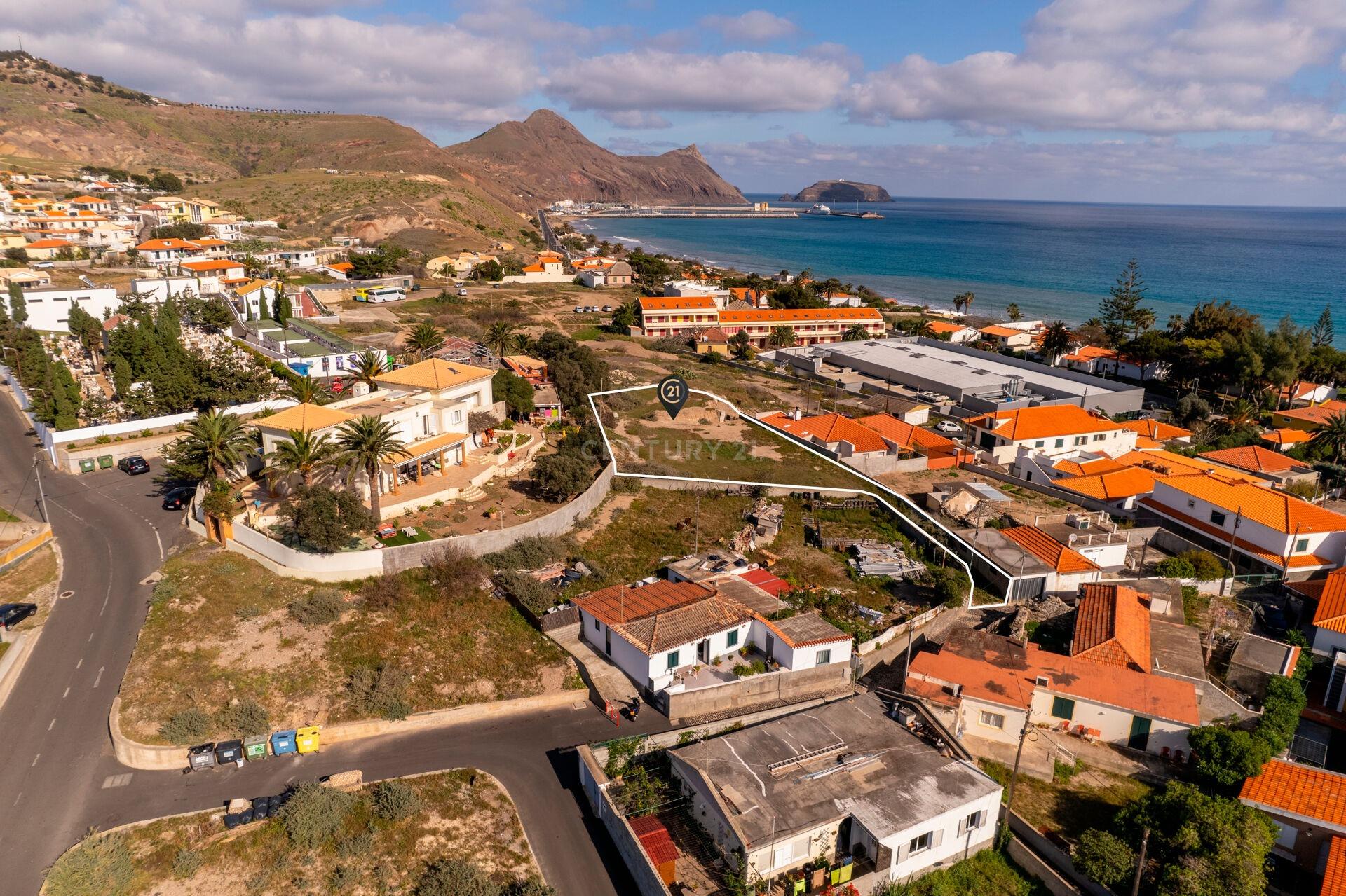 Terreno con Vista al Mar a 100 Metros de la Playa de Porto Santo