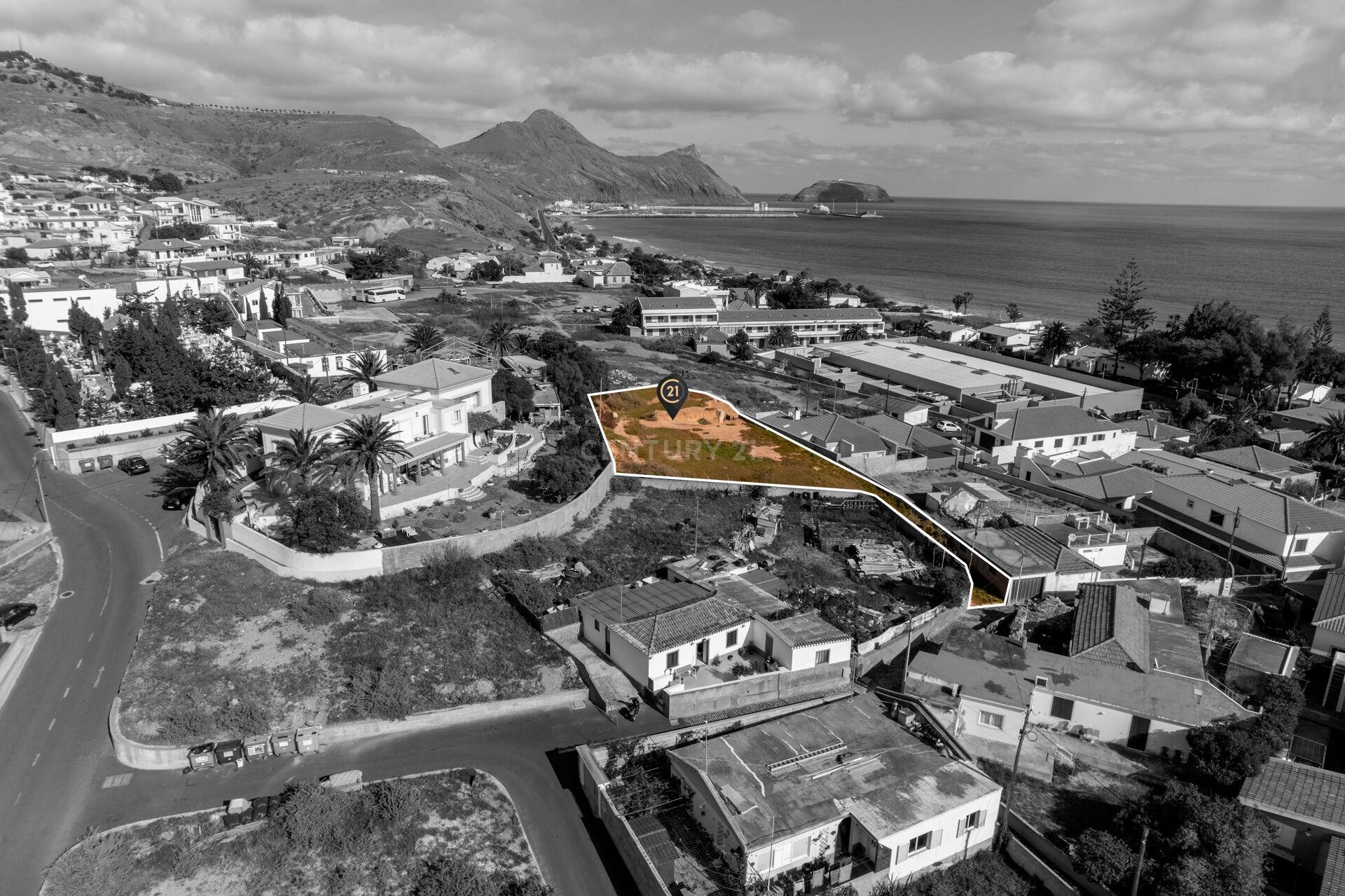 Terreno con Vista al Mar a 100 Metros de la Playa de Porto Santo
