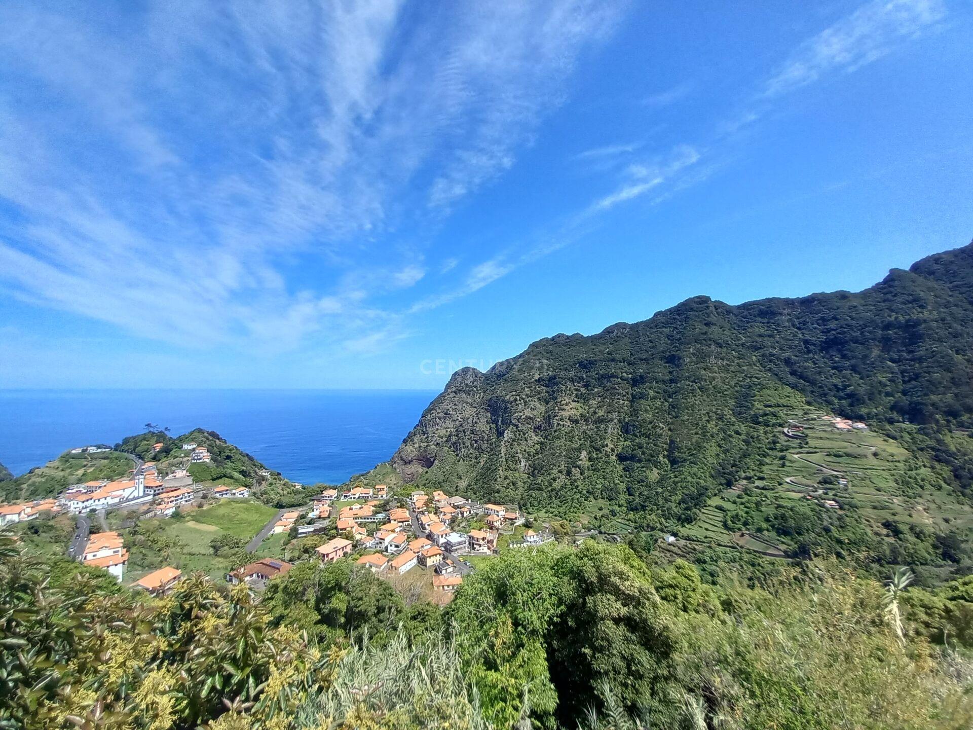 Terreno Rústico con Potencial de Construcción, Ubicado en Boaventura – São Vicente