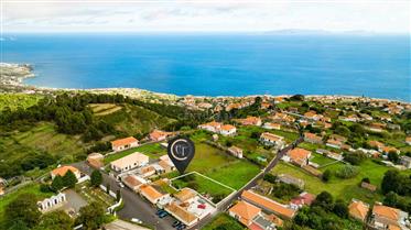 Flaches Grundstück von 590 m2 in der Innenstadt von Gaula, Madeira