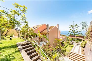 Dům T3 + 1 s vynikajícími plochami v nejlepší zóně Garajau - Madeira