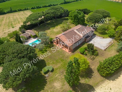 Lavaur-Toulouse axis, alone in the middle of fields but 5 minutes from all amenities