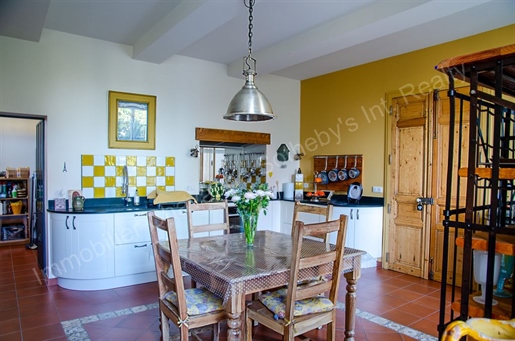 South of France: 400 m² Manor House for sale