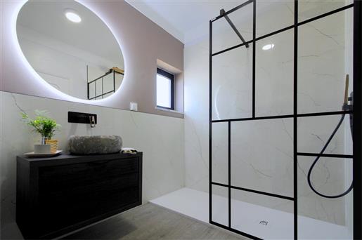 Tastefully refurbished and decorated 2 bedroom flat in Ferragudo