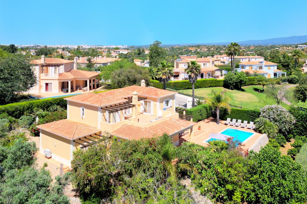 Villa tussen Gramacho Golf en Vale da Pinta Golf