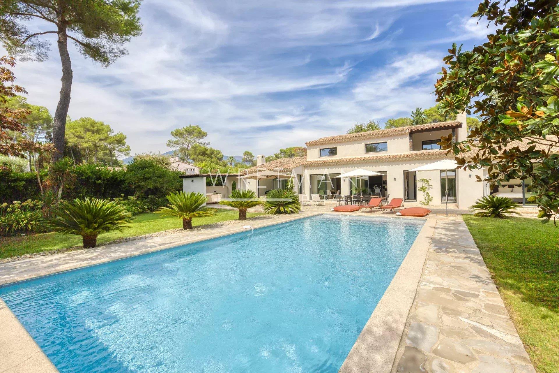 Maison à vendre, 220m², Roquefort-les-Pins