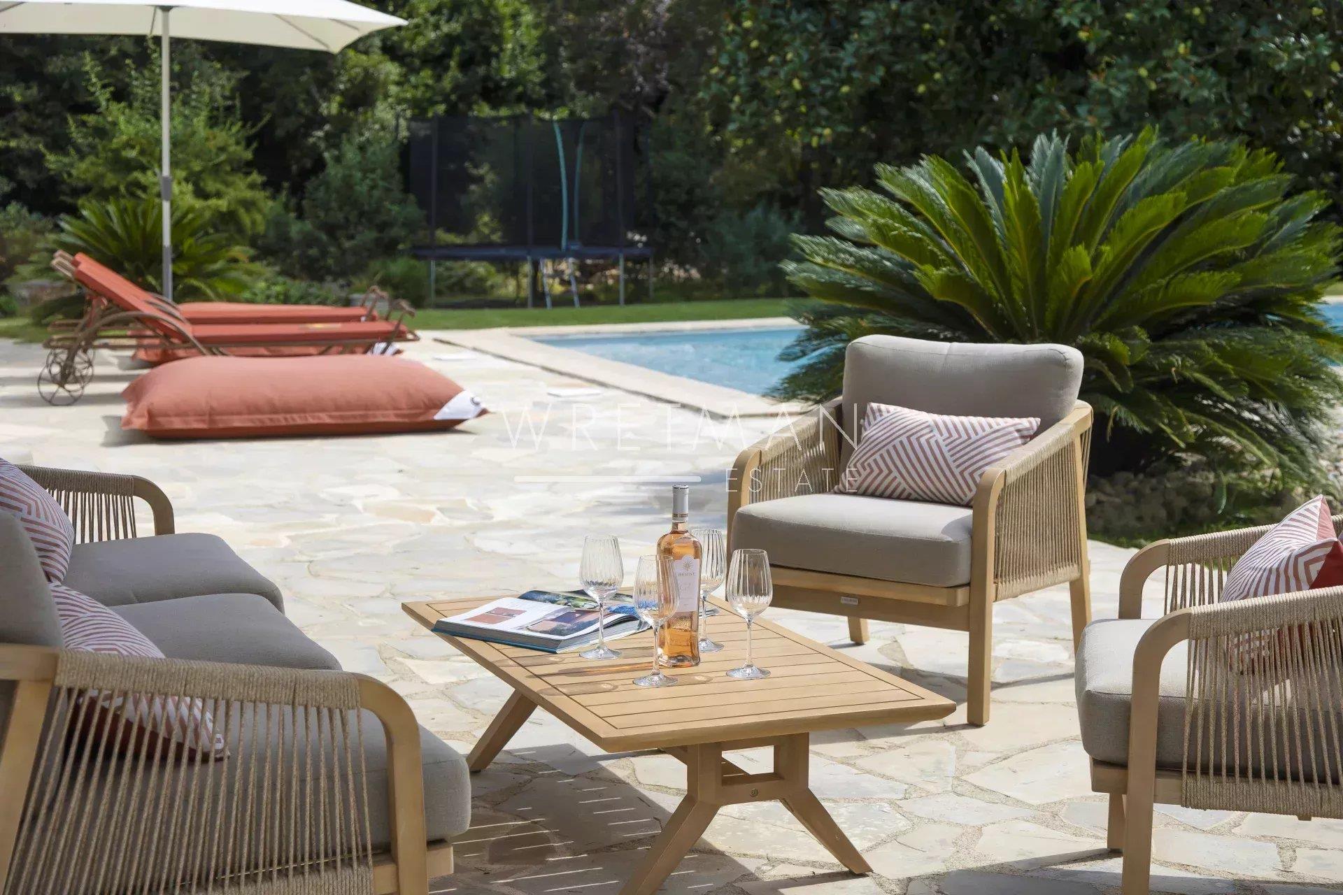 Maison à vendre, 220m², Roquefort-les-Pins