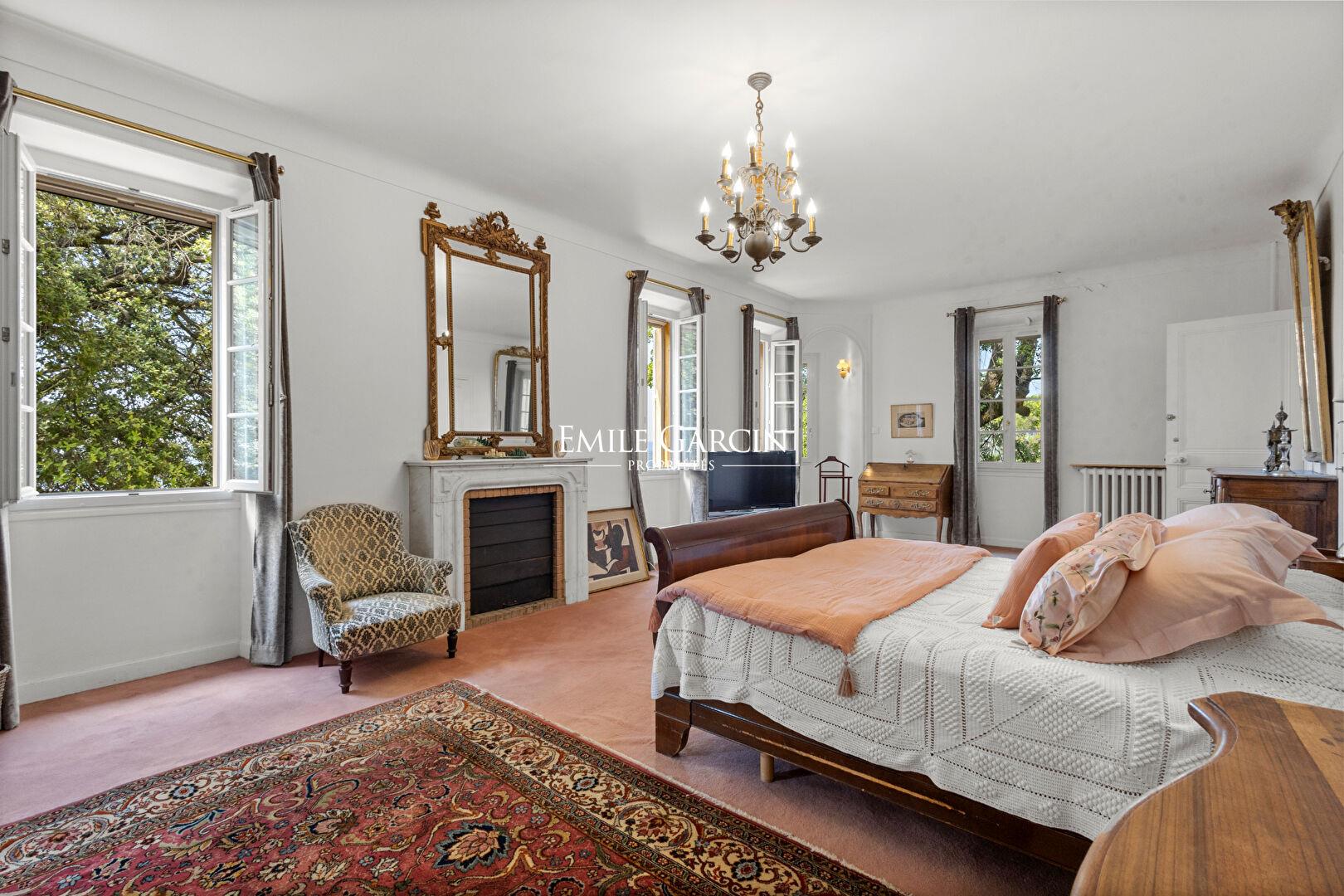 For sale - Callian - Magnificent château and outbuildings - Former home of Nadia Leger