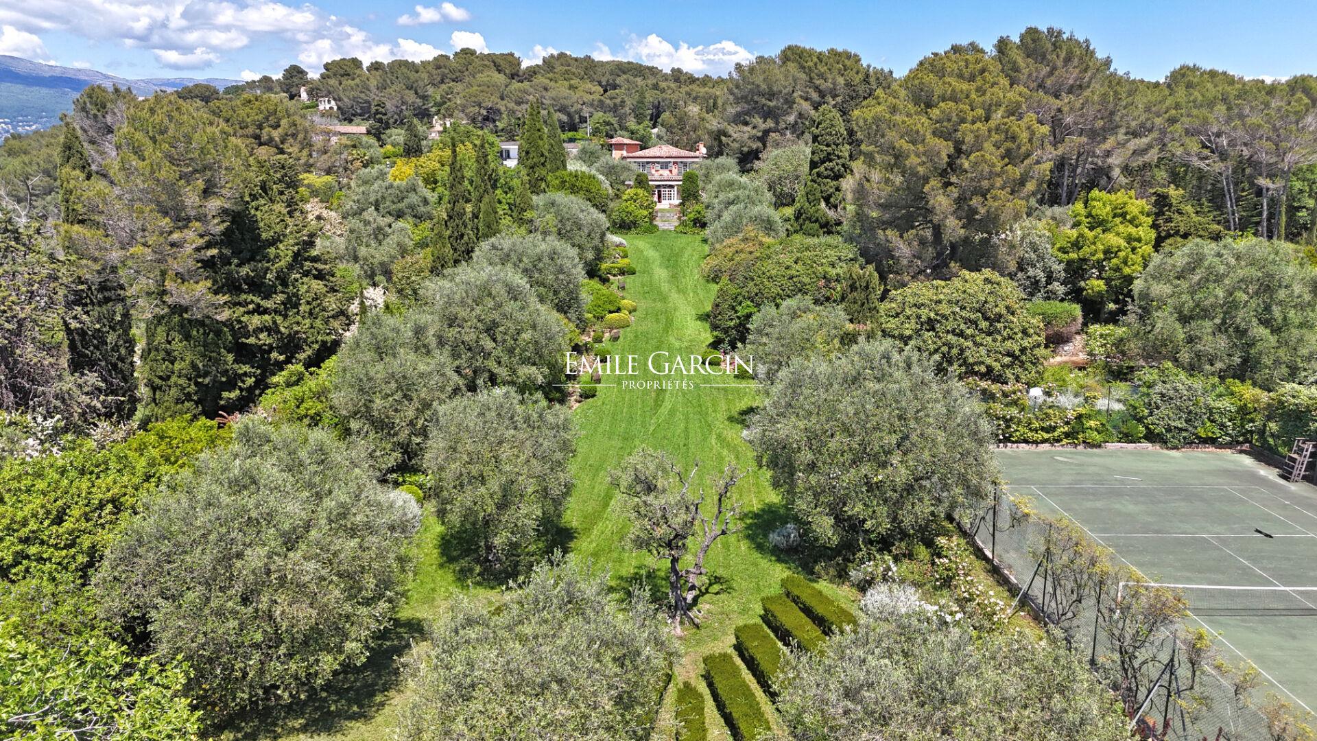 For sale - Family villa - Côte d'Azur - Mougins - Mouans Sartoux