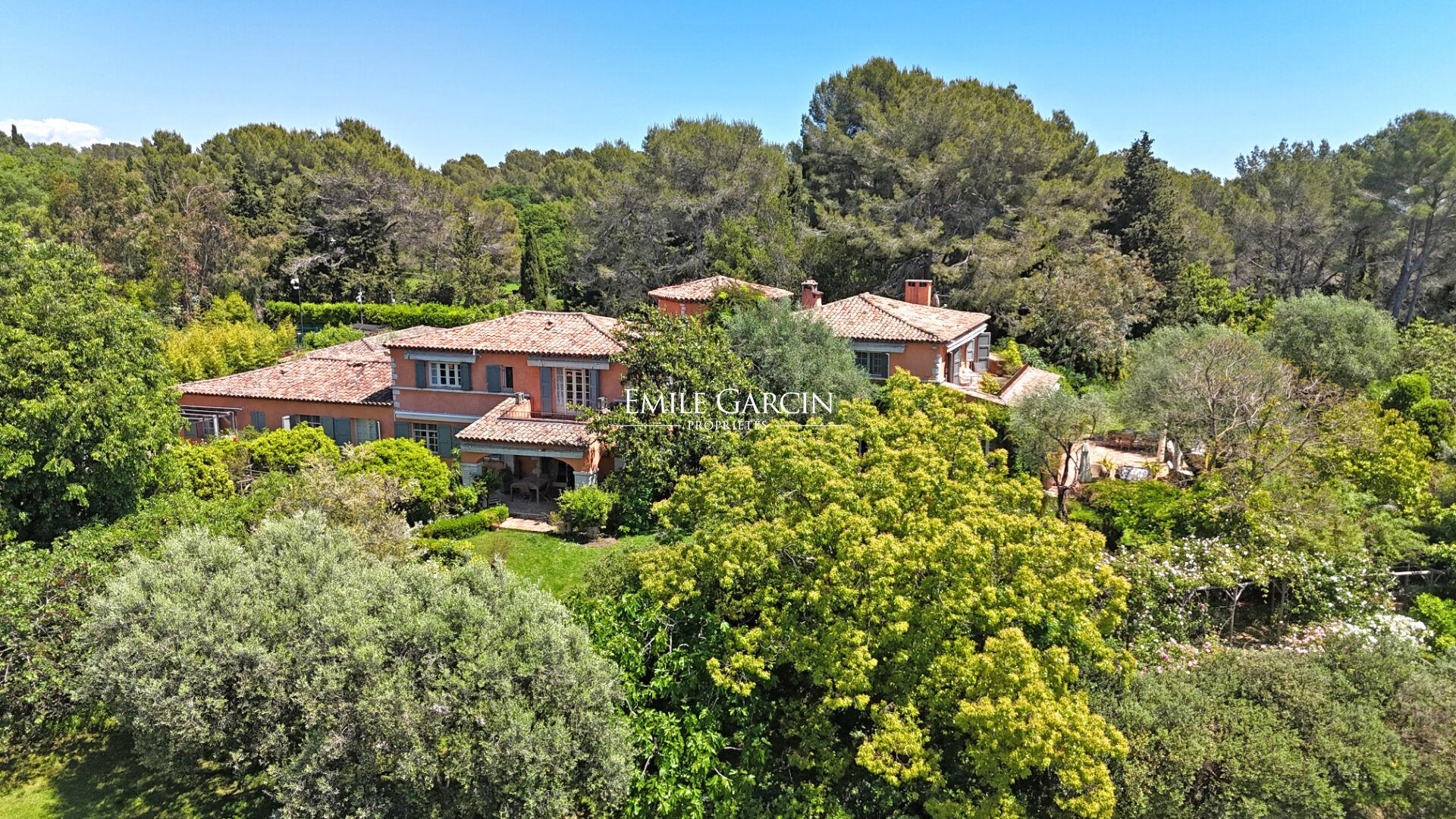For sale - Family villa - Côte d'Azur - Mougins - Mouans Sartoux