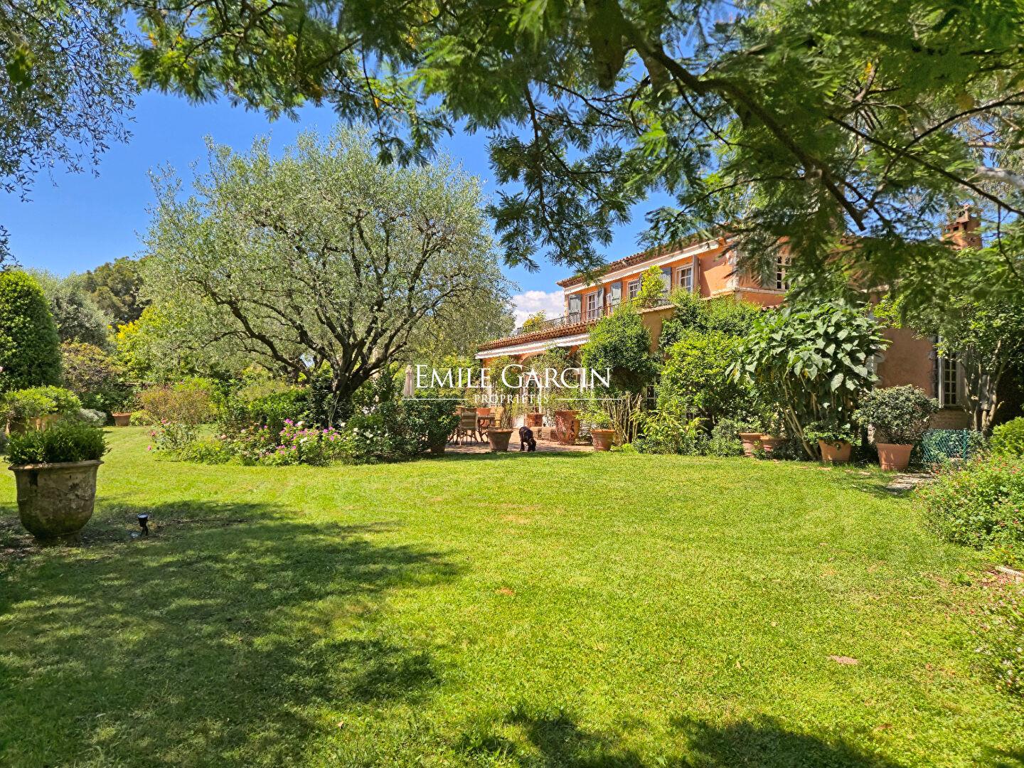 For sale - Family villa - Côte d'Azur - Mougins - Mouans Sartoux