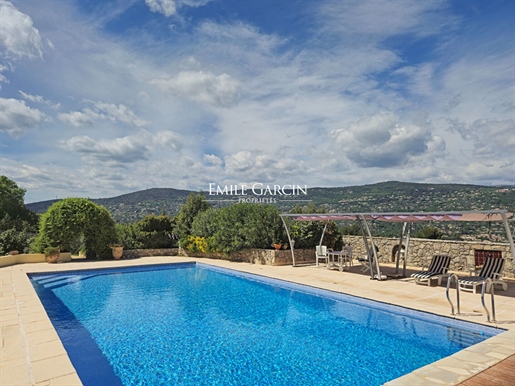 A vendre Côte d'Azur, grande villa familiale à Peymeinade, plus de 400m², superbes vues.