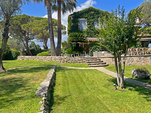 Côte d'Azur: Sublime property for sale in historic Mougins