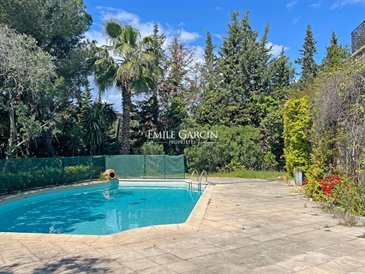 Côte d'Azur: House with swimming pool for sale in the Basse Californie district of Cannes