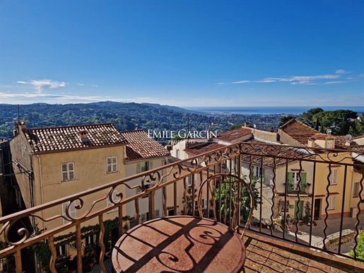 Te koop Mougins, Côte d'Azur, appartement op de bovenste verdieping, uitzicht op zee.