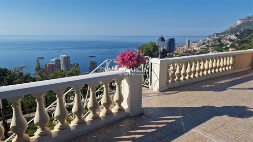 Côte d'Azur: House with breathtaking sea view for sale in Roquebrune-Cap-Martin