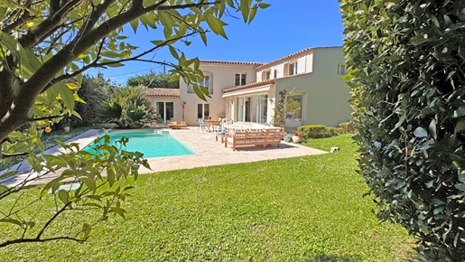 Te koop, Côte d'Azur, Le Cannet Collines, villa met zwembad