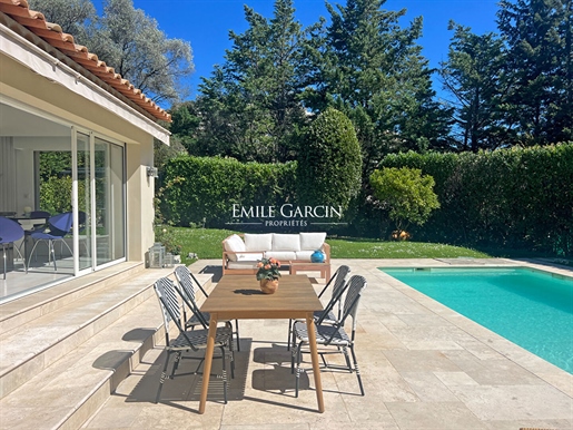 A vendre, Côte d'Azur, Le Cannet Collines, villa avec piscine