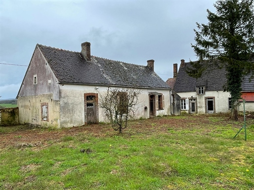 Set of 2 old houses to restore in Lalande on a plot of 1209 m2