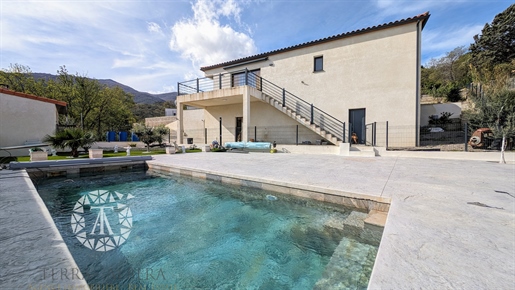 Splendide villa avec piscine avec grands garages idéal artisan