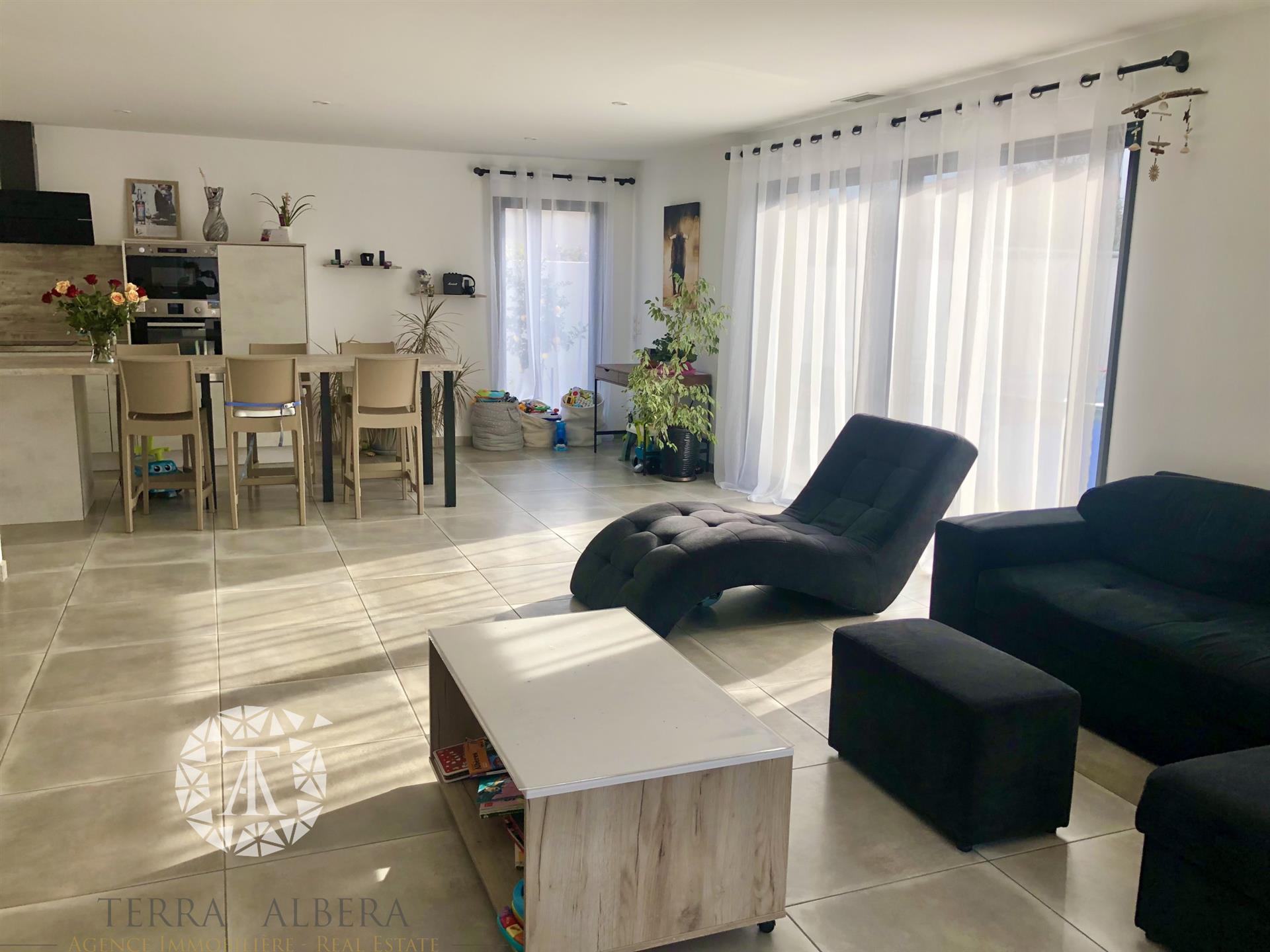 Compra: Vivenda (66740)