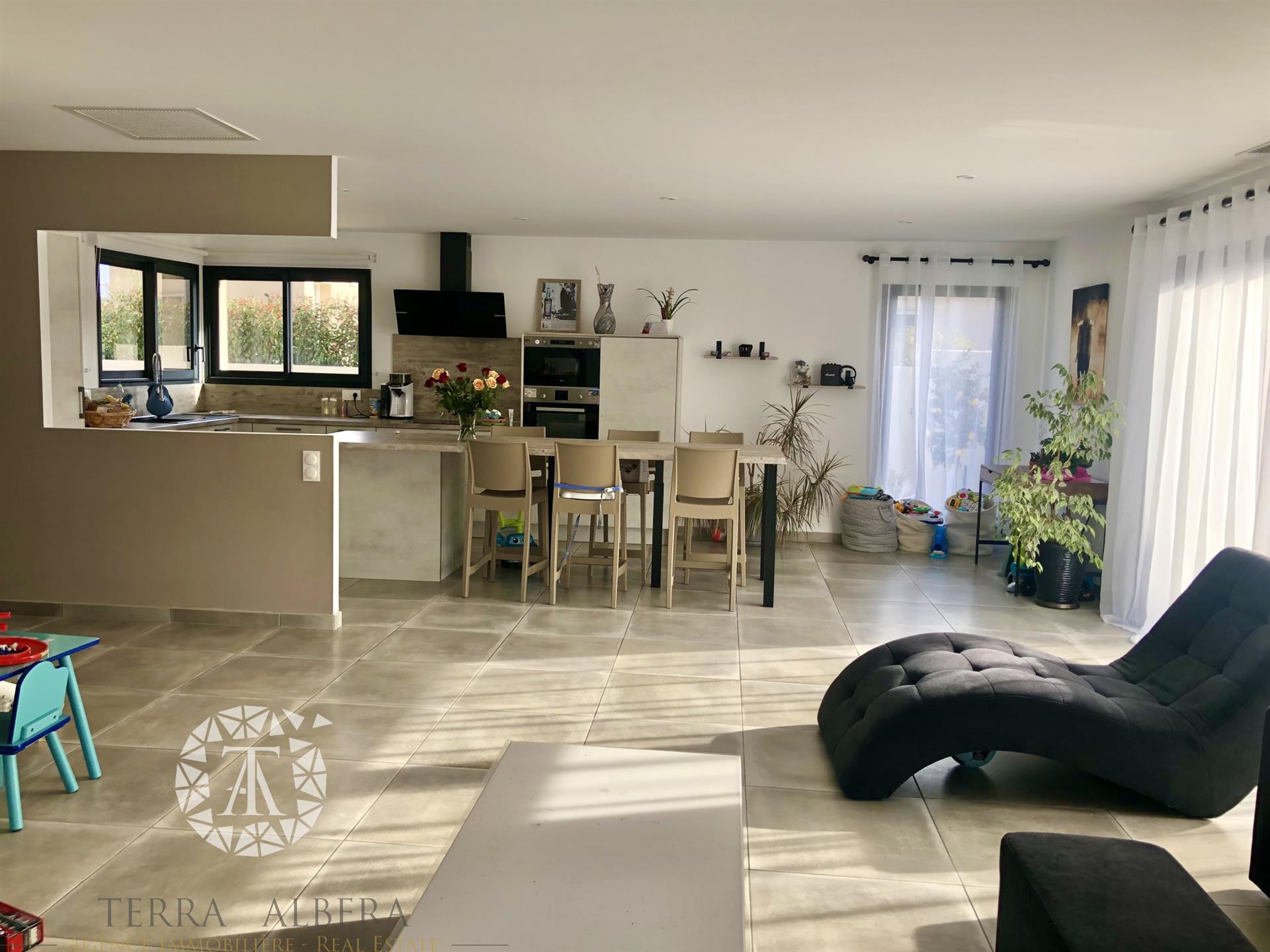 Compra: Vivenda (66740)