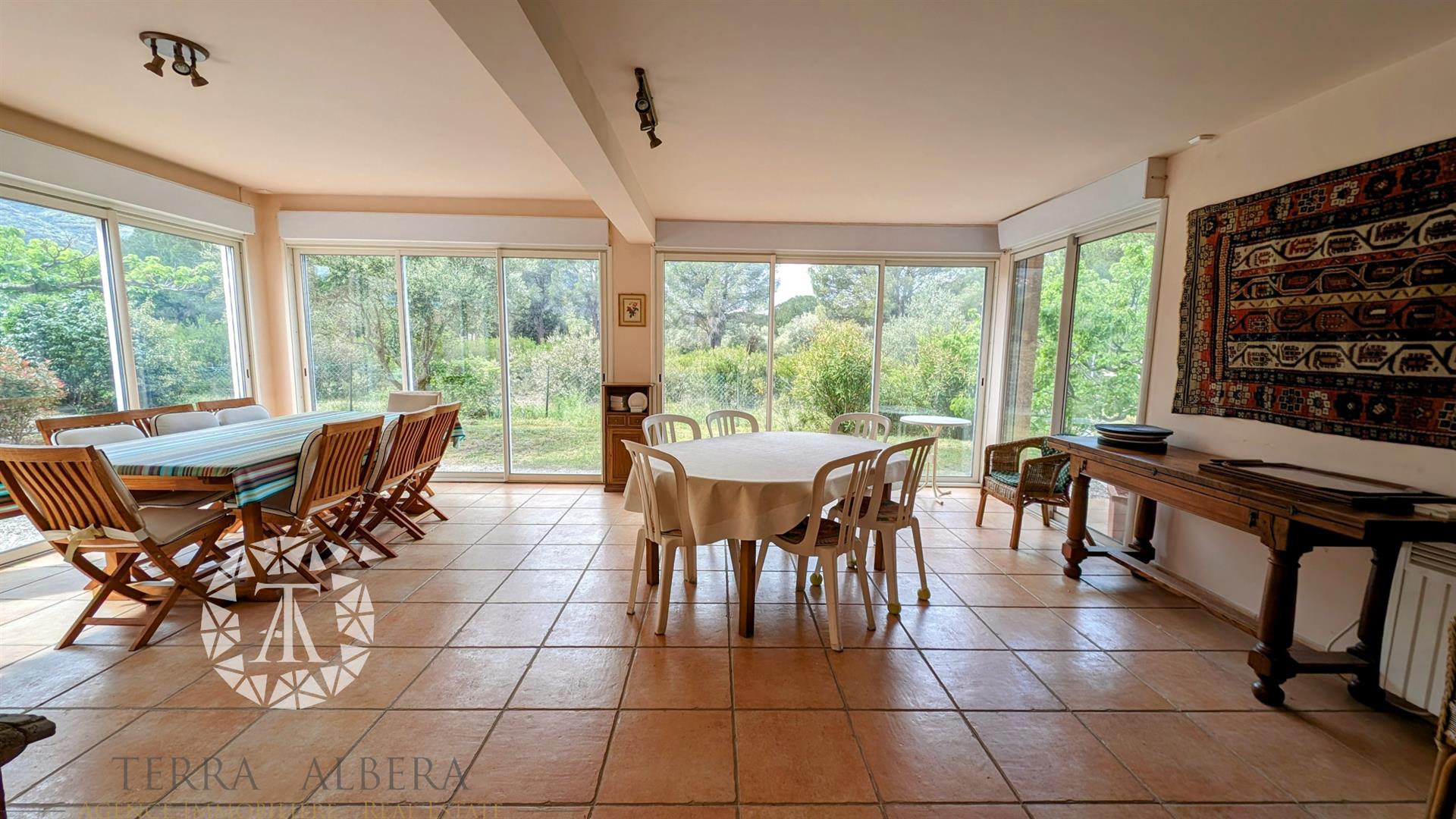 Compra: Vivenda (66740)