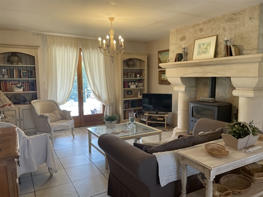 On the slopes of Gavaudun, five minutes from Lacapelle-Biron, single-storey house 160 m2