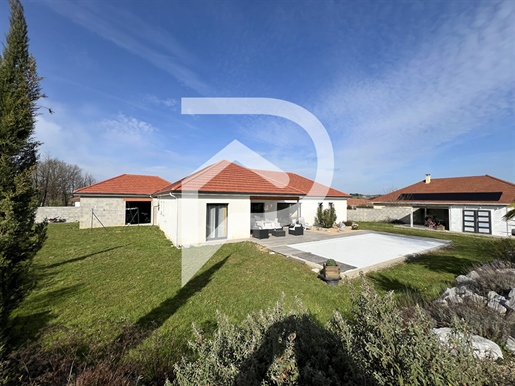 Contemporary single-storey house with swimming pool Orthez 7 rooms 142 m²