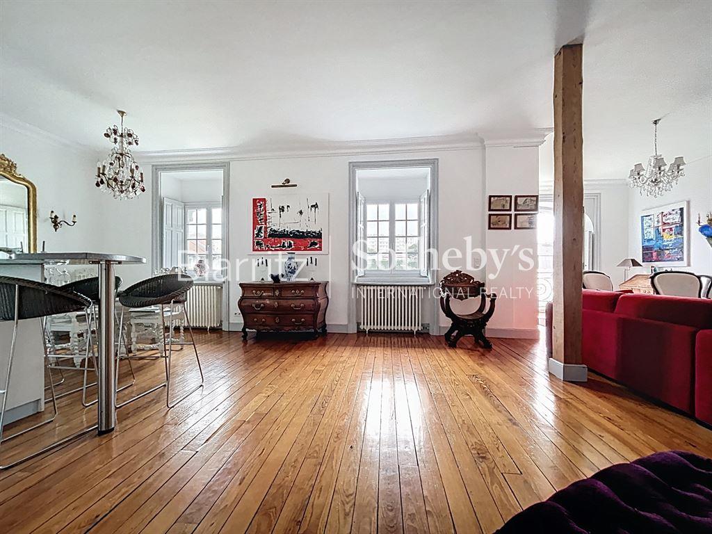 Spacious 3-room apartment open view Saint-Charles Biarritz