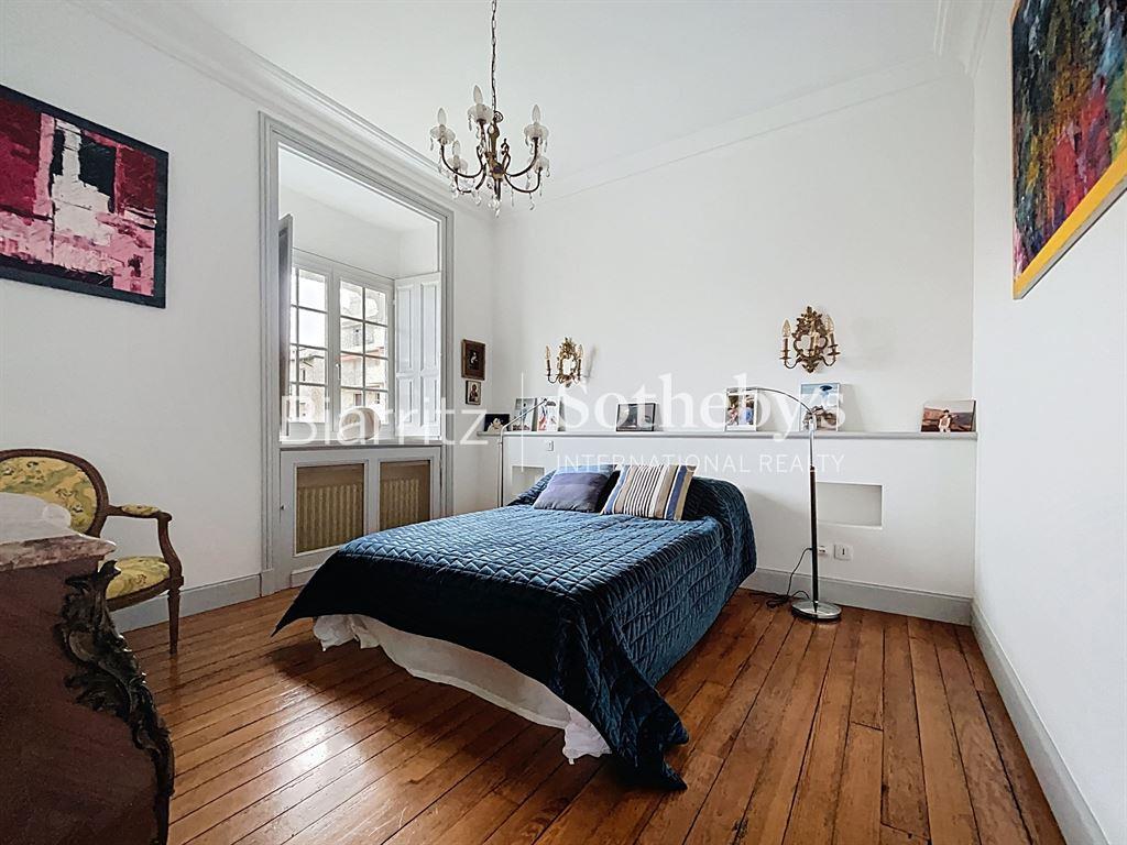 Spacious 3-room apartment open view Saint-Charles Biarritz