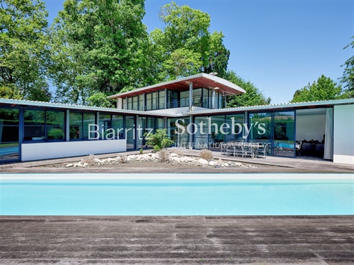 Contemporary house with pool