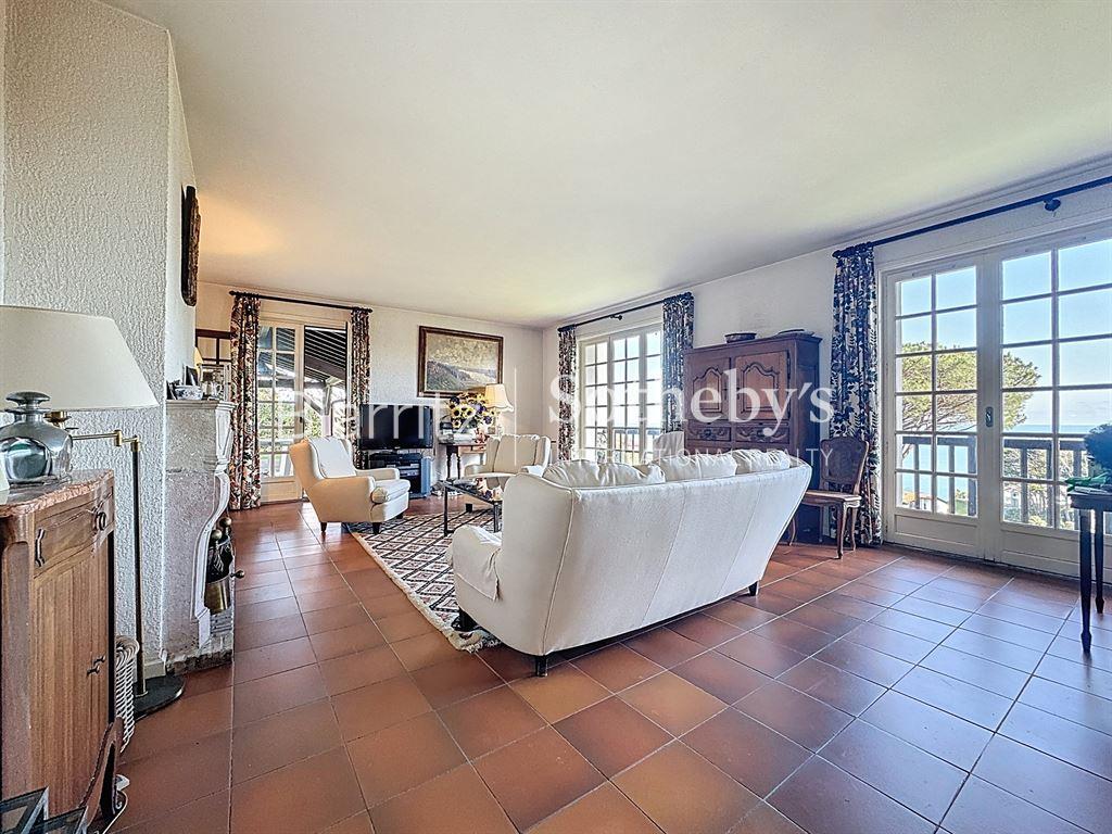 Compra: Vivenda (64500)