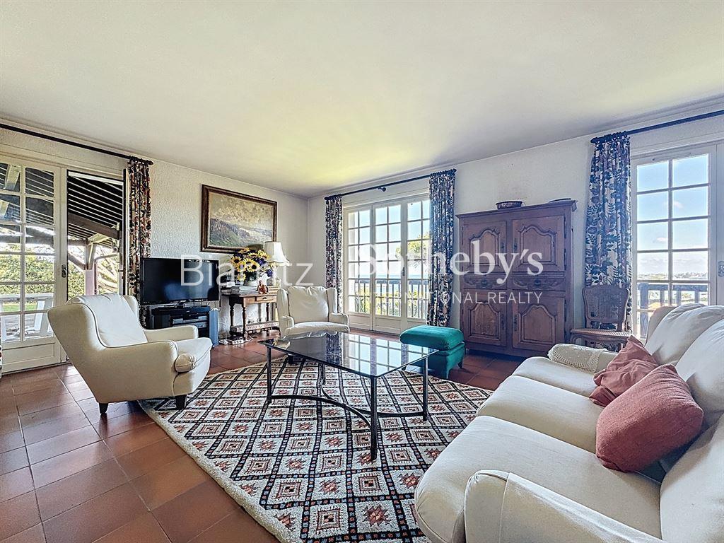 Compra: Vivenda (64500)